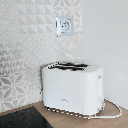 Lägenhet Azizi, Private Parking Garage Free, 5 Min Peso Do Centra Košice