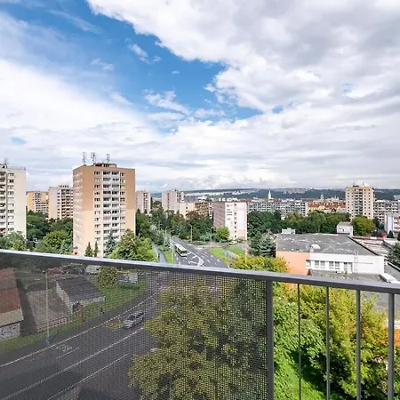 Lägenhet Azizi, Private Parking Garage Free, 5 Min Peso Do Centra