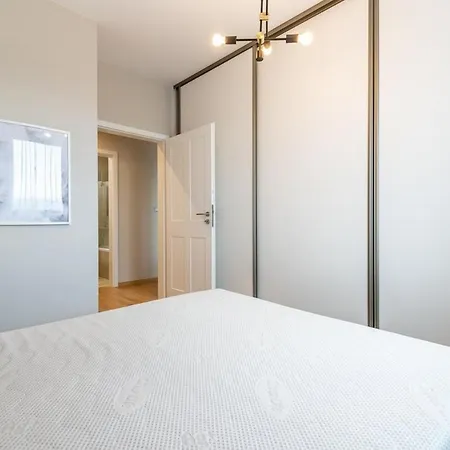 Azizi, Private Parking Garage Free, 5 Min Peso Do Centra Lägenhet Košice