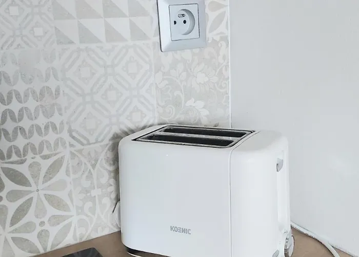 Apartman Azizi, Private Parking Garage Free, 5 Min Peso Do Centra Kassa