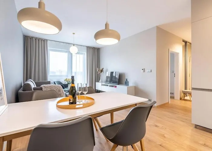 Apartman Azizi, Private Parking Garage Free, 5 Min Peso Do Centra *