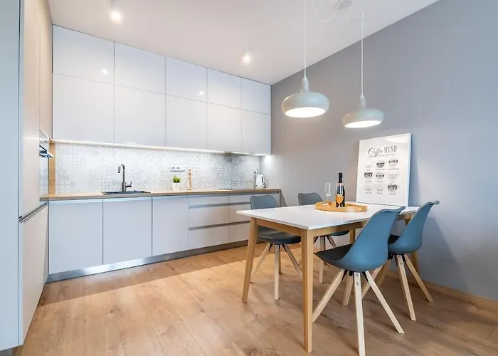 Azizi, Private Parking Garage Free, 5 Min Peso Do Centra *