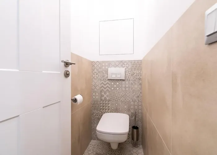 Azizi, Private Parking Garage Free, 5 Min Peso Do Centra Kassa