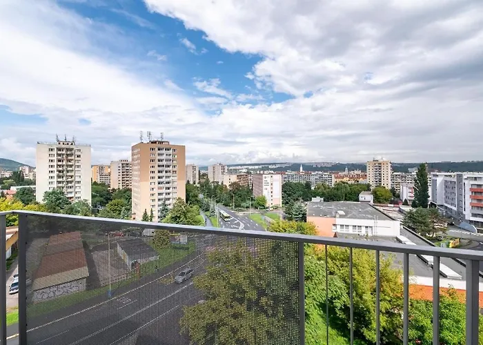 Apartman Azizi, Private Parking Garage Free, 5 Min Peso Do Centra