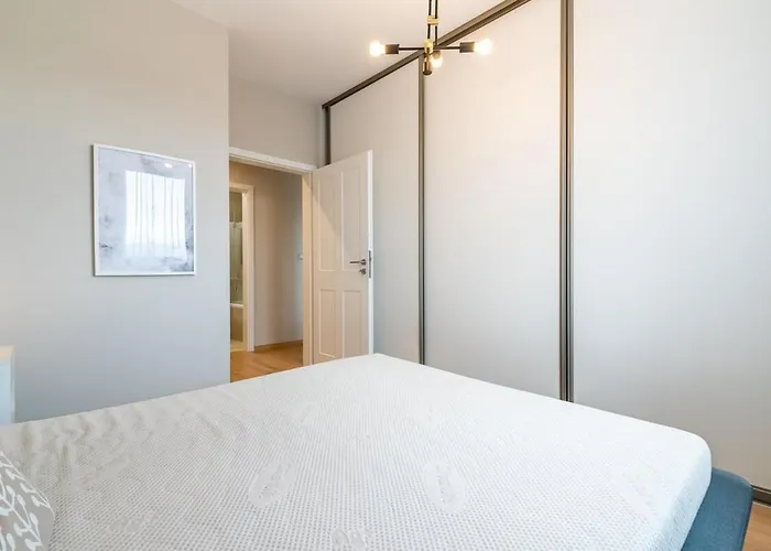 Azizi, Private Parking Garage Free, 5 Min Peso Do Centra Apartman Kassa